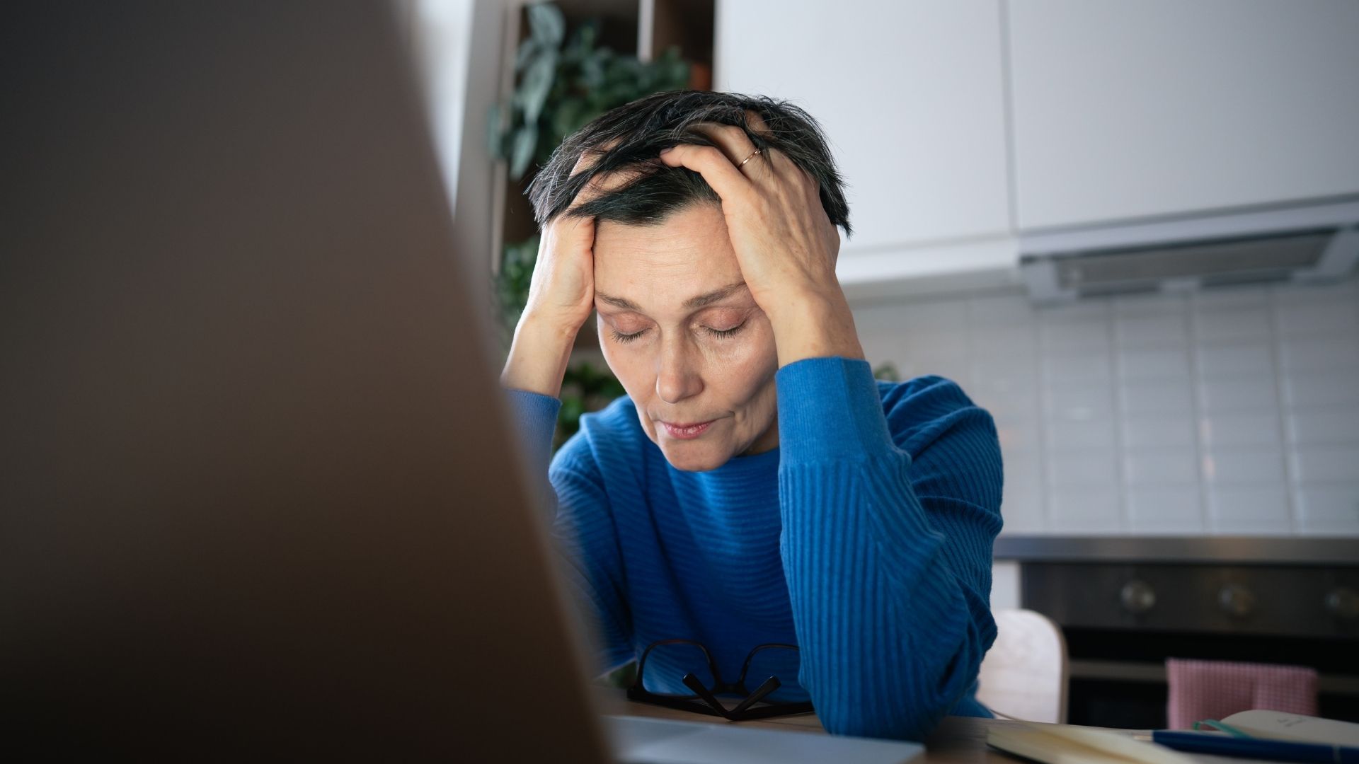 Căng thẳng kéo dài là một trong những nguyên nhân làm suy giảm trí nhớ