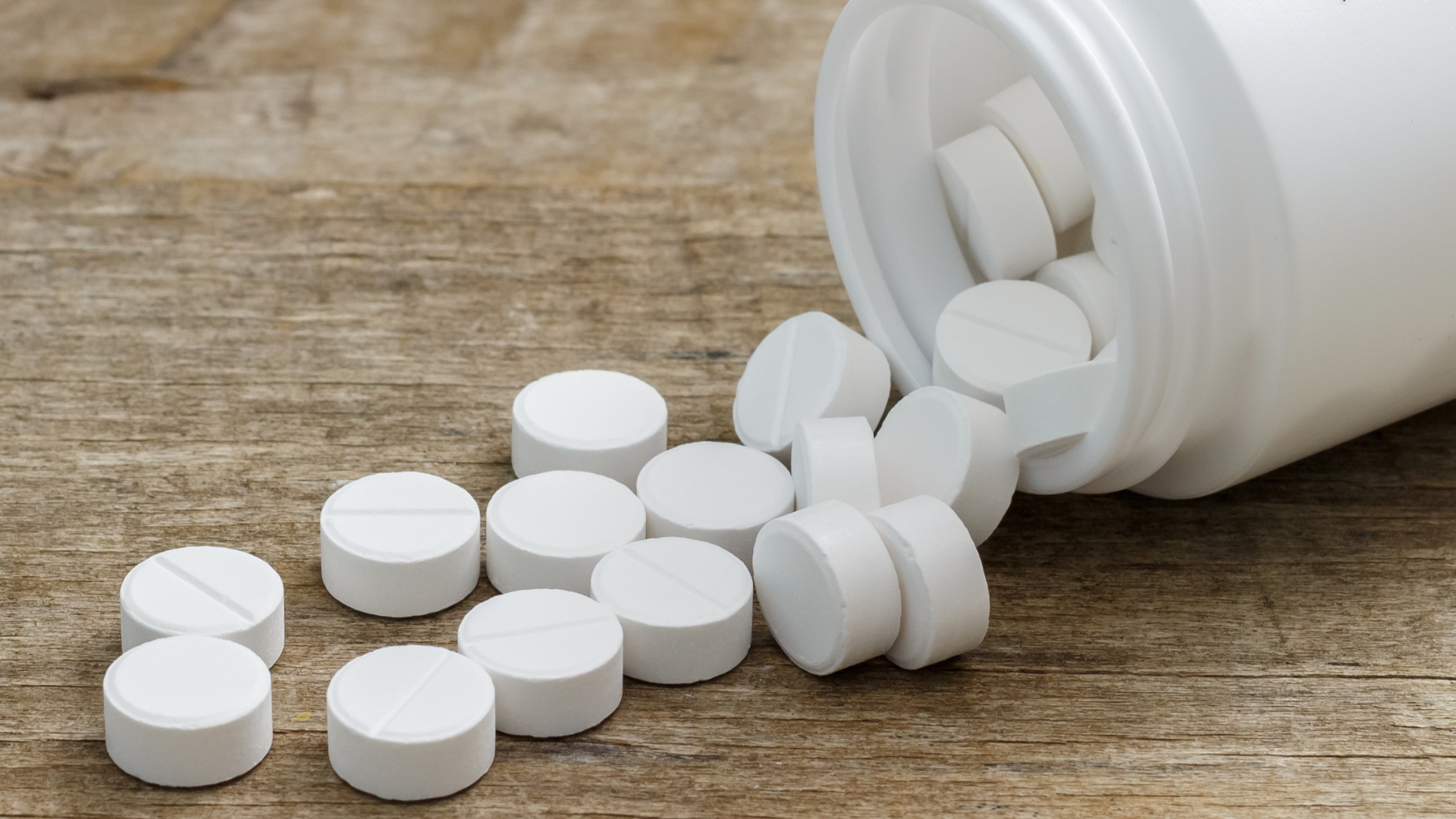 Levothyroxine thường được sử dụng để điều trị suy giáp dưới lâm sàng