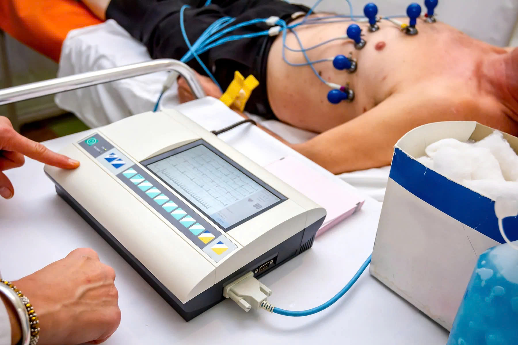 Suy tim tâm trương được chẩn đoán qua thăm khám lâm sàng và các chẩn đoán hình ảnh