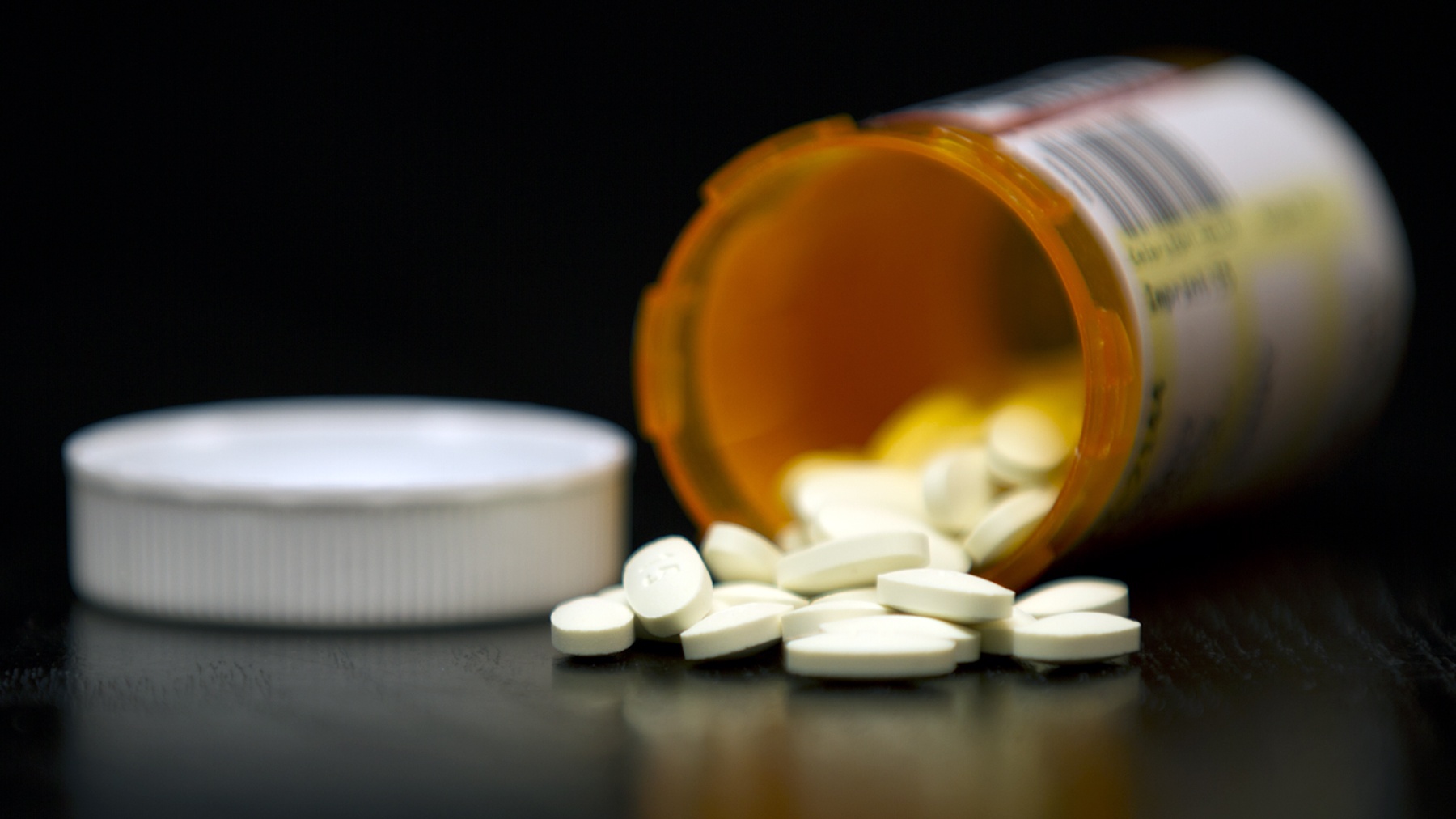 Mục tiêu chính của điều trị là kiểm soát triệu chứng và quản lý các bệnh lý nền