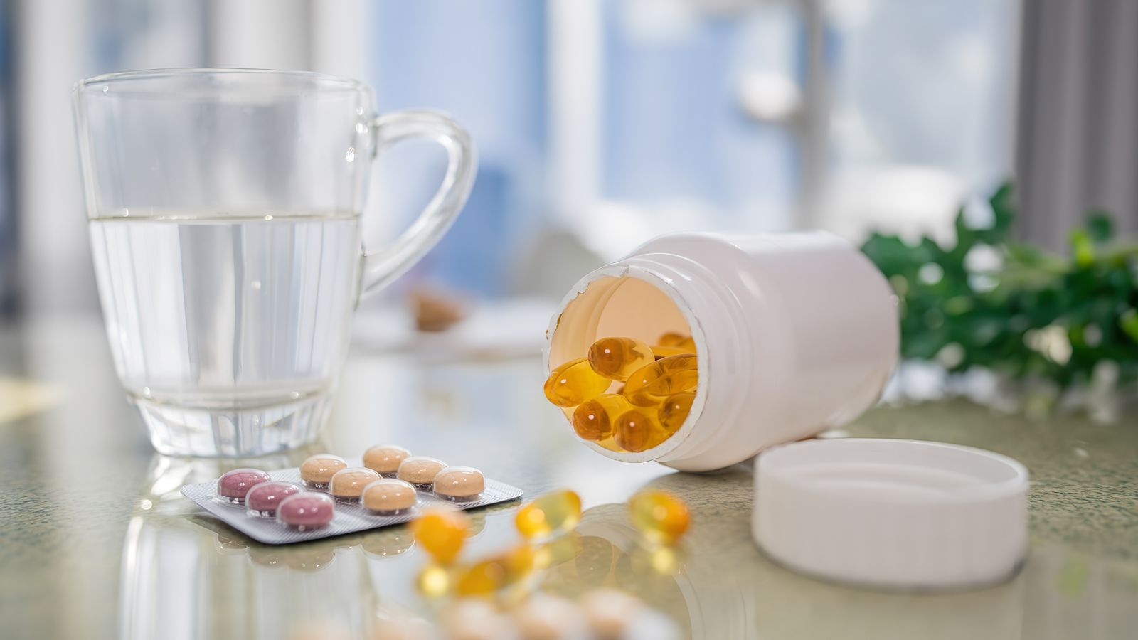 Bác sĩ có thể chỉ định thuốc giãn mạch, thuốc hạ nhãn áp hoặc thuốc chống đông