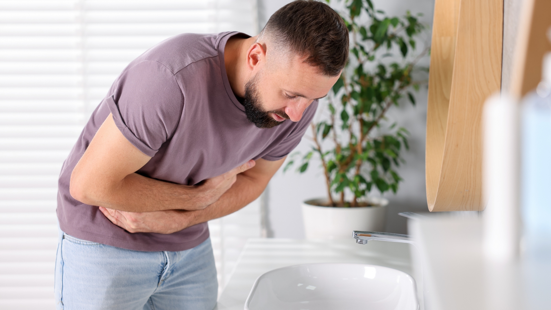 Mặc dù có lợi ích trên hệ tiêu hóa nhưng nếu sử dụng sai cách hoặc không phù hợp dễ dẫn đến tác dụng ngược gây hại lên hệ tiêu hóa