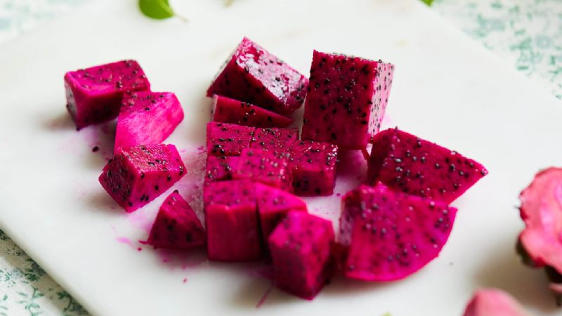 Chất xơ trong thanh long đỏ hoạt động theo hai cơ chế bổ sung cho nhau