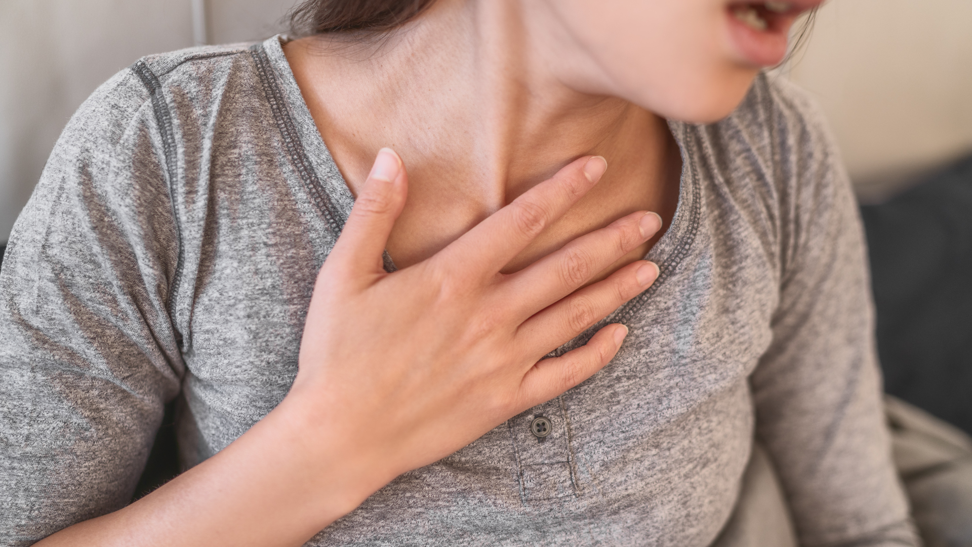 Phản ứng dị ứng nghiêm trọng (sốc phản vệ) có thể biểu hiện bằng khó thở