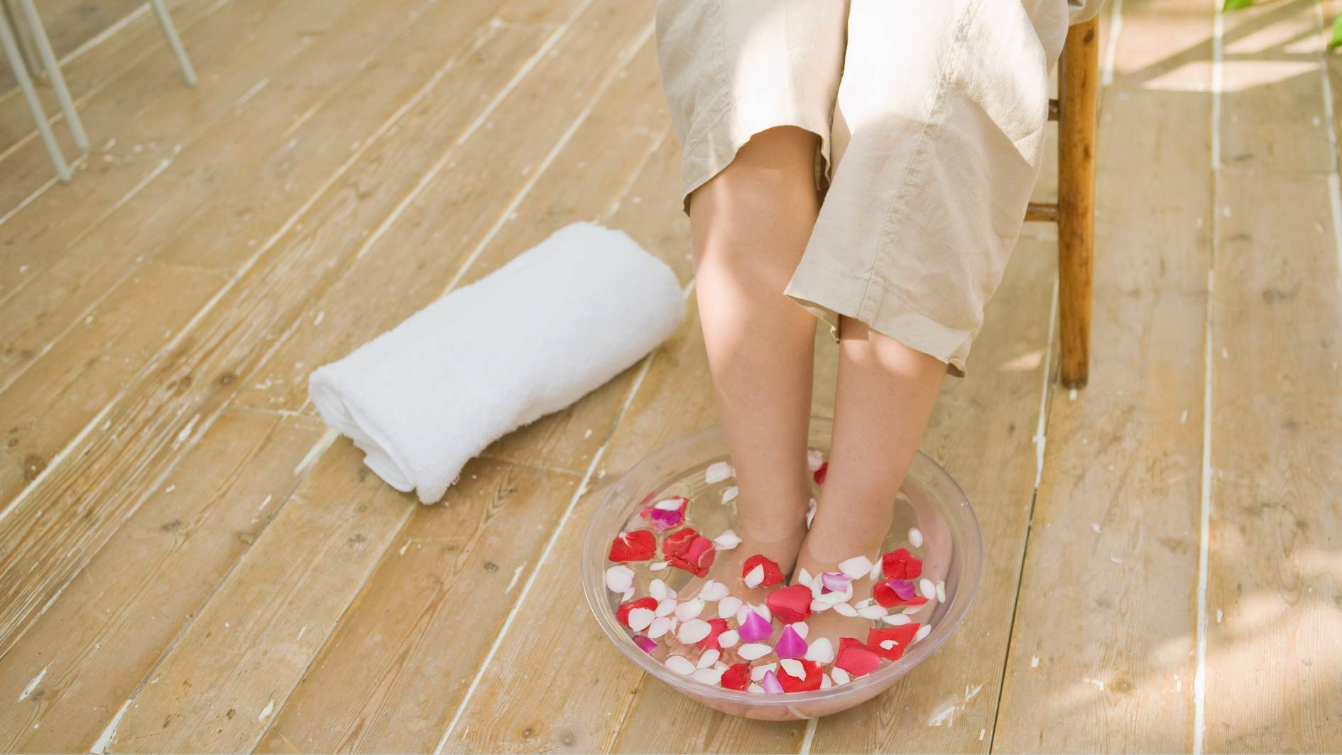 Ngâm chân nước nóng giúp cơ thể thoải mái