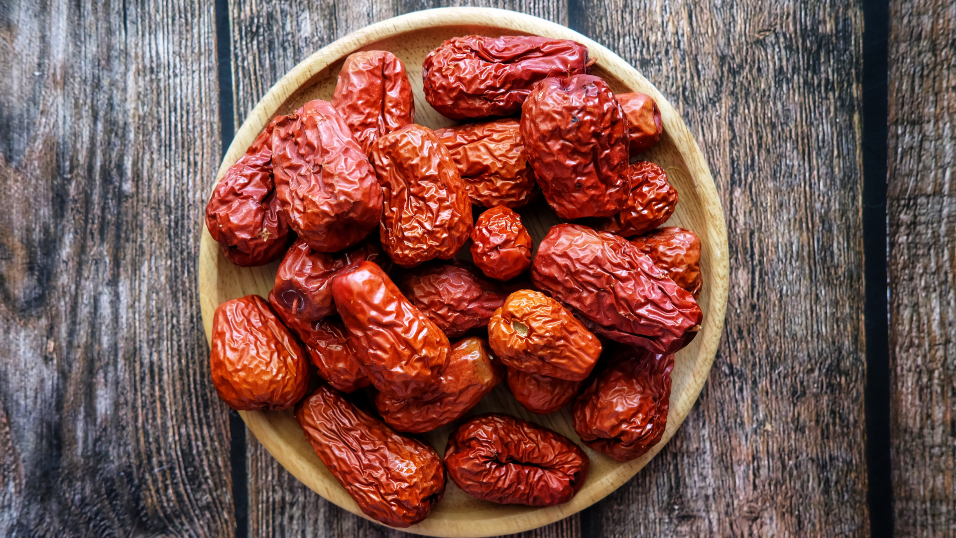 Táo đỏ khô có tác dụng gì đối với mẹ bầu? Cần lưu ý những gì khi ăn? 1
