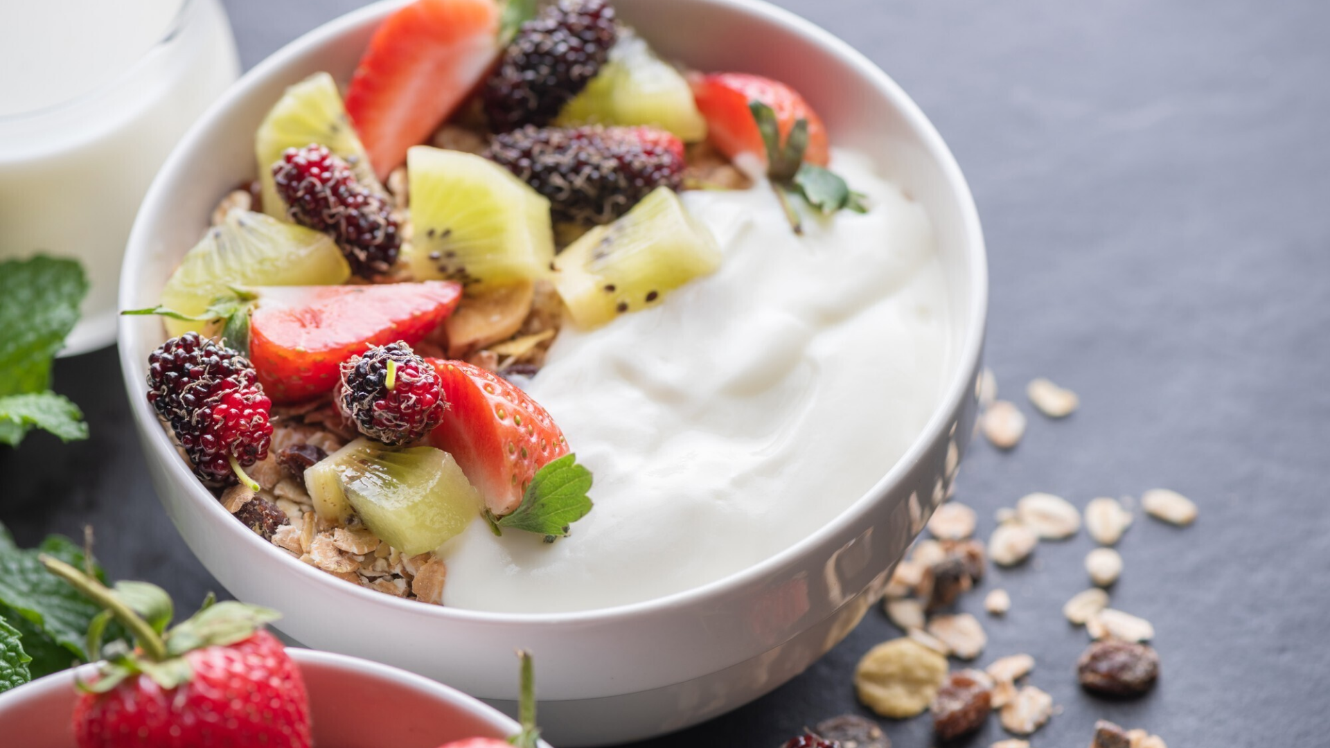 Sau buổi tập bạn nên bổ sung một bữa ăn nhẹ có protein và carbohydrate để giúp cơ bắp nhanh hồi phục và phát triển tốt hơn