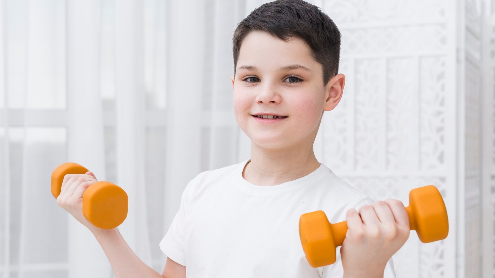 Ở trẻ em và thanh thiếu niên tập gym nhẹ giúp tăng chiều cao