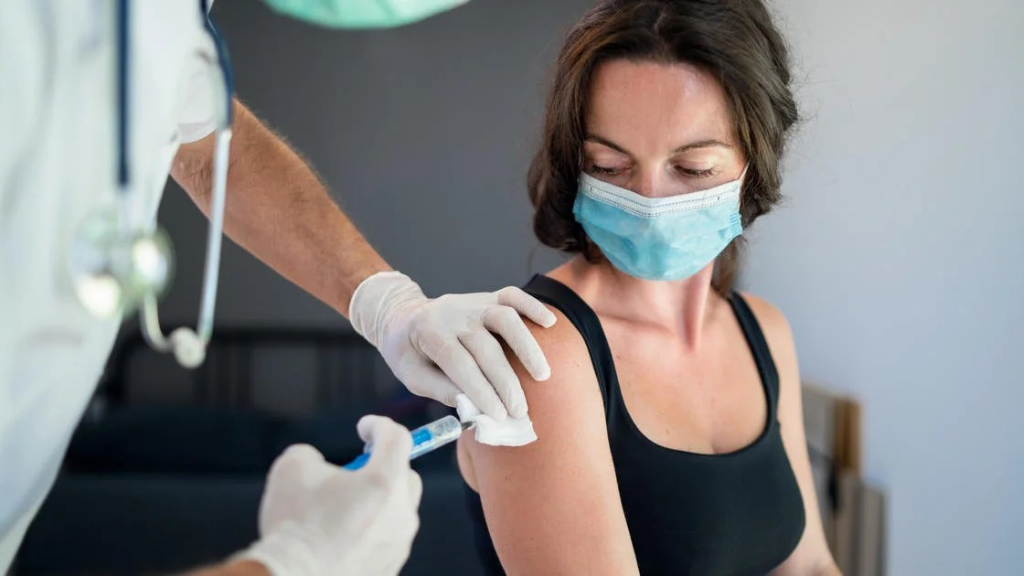 tap-the-duc-sau-khi-tiem-vac-xin-co-nen-hay-khong 1.png