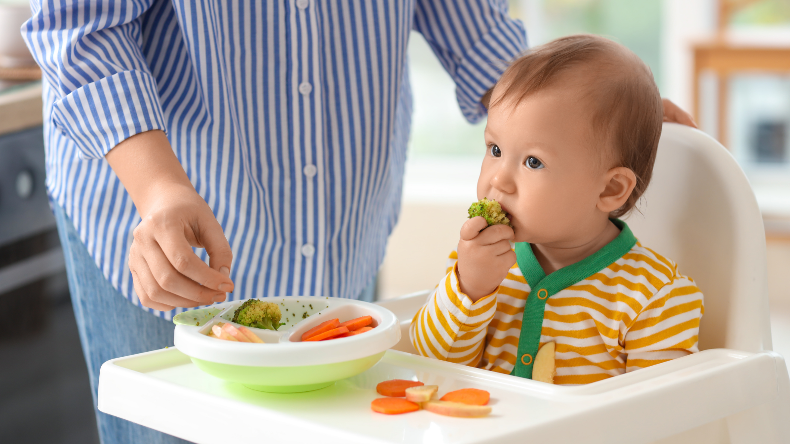 Có thể cắt miếng nhỏ hoặc ép nước để trẻ uống dễ hơn