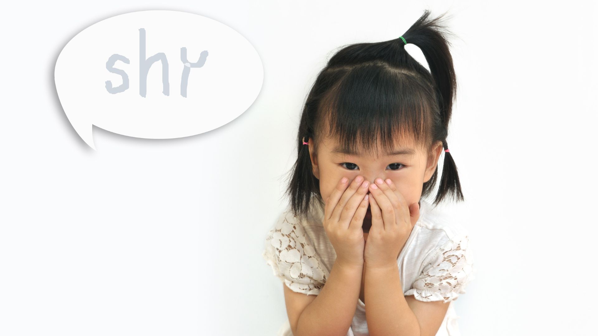 Trẻ thường quấy khóc và bỏ ăn khi bị tay chân miệng ở lưỡi