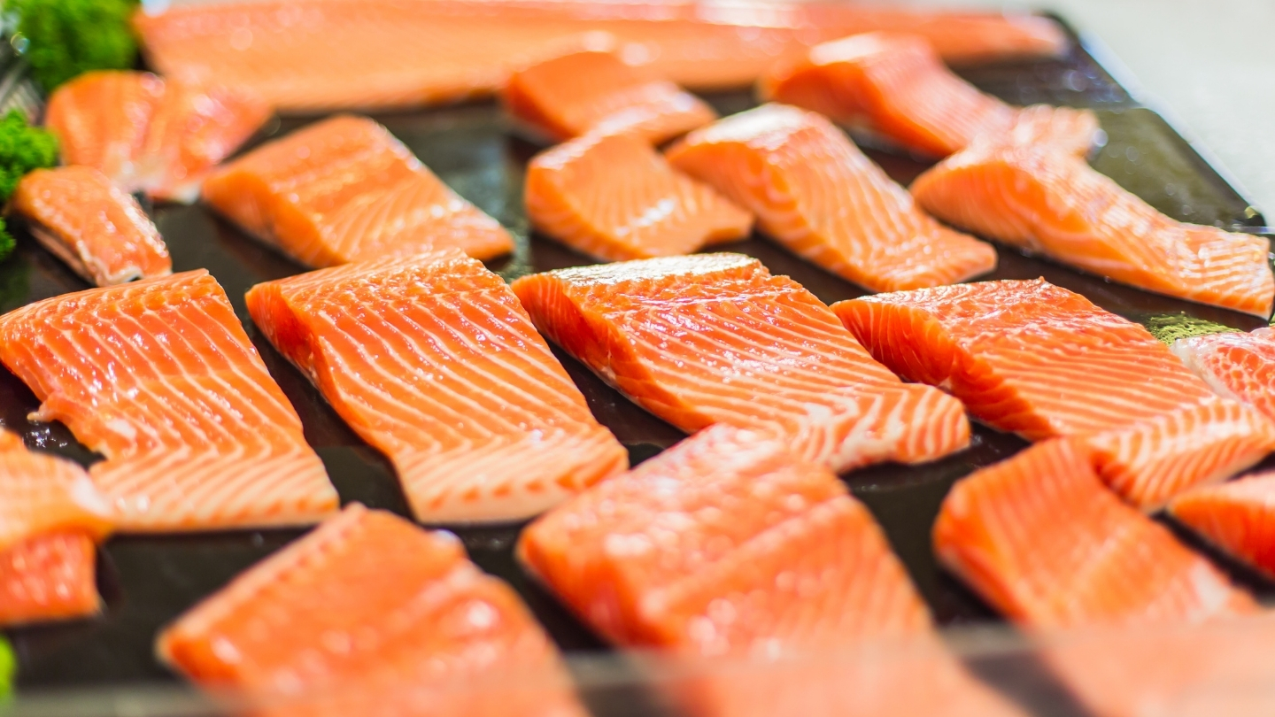 Omega-3 giúp điều hòa phản ứng viêm trong cơ thể, giảm sự tăng sinh bất thường của tế bào