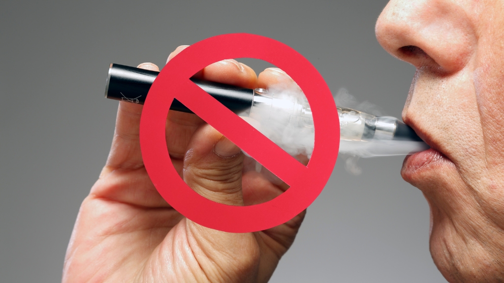 Bệnh nhân không được hút thuốc trước khi test HP qua hơi thở để tránh ảnh hưởng kết quả