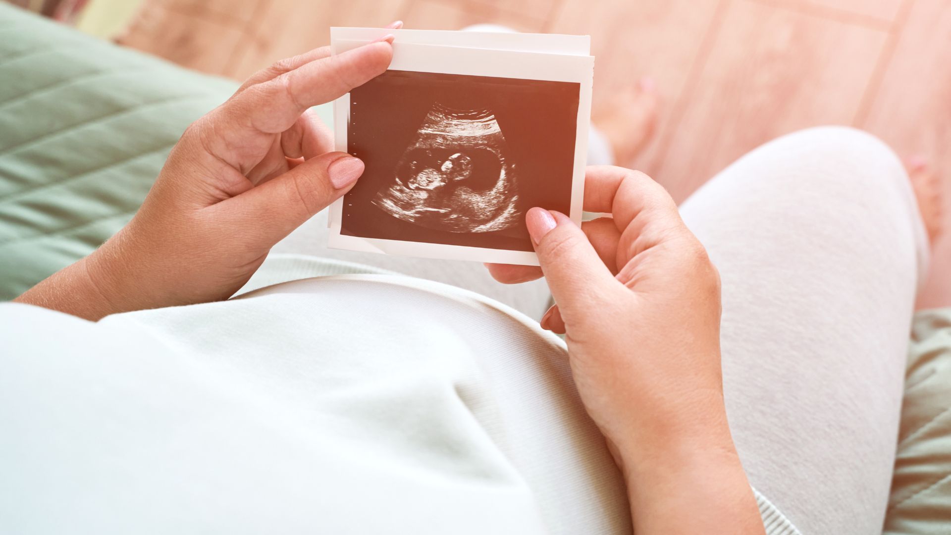 Thai 3 tuần siêu âm có thấy không? Những mốc siêu âm thai quan trọng mẹ bầu cần biết 2