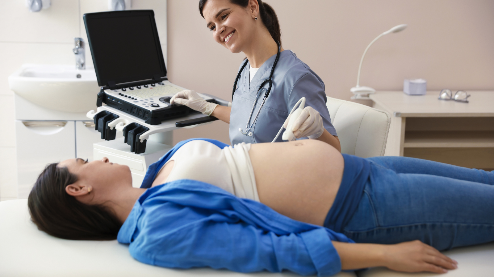 Mẹ tuyệt đối không bỏ lỡ bất kỳ lịch khám thai định kỳ