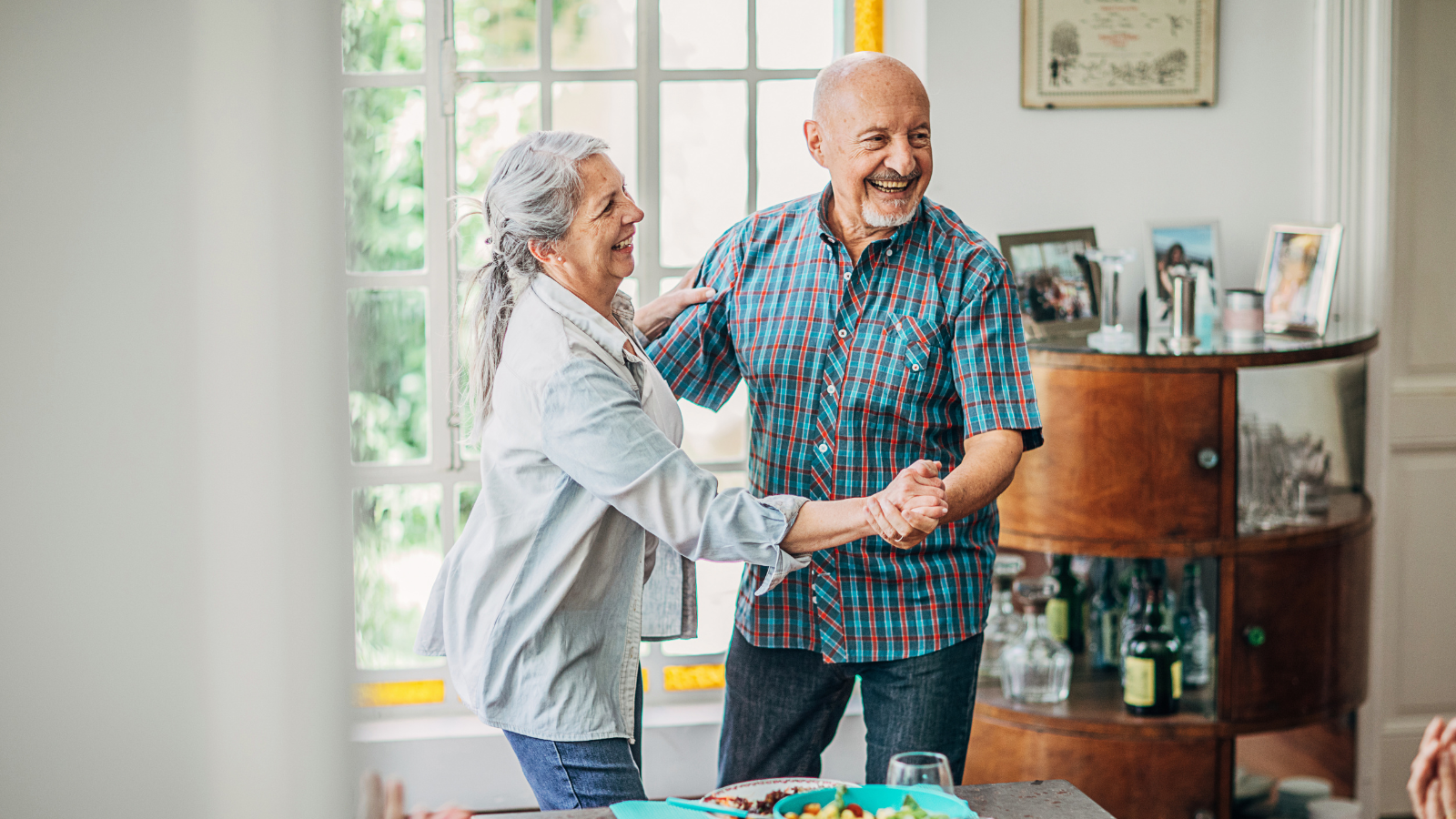 Theo dõi sát sao phản ứng của cơ thể khi thực hiện các hoạt động đi lại