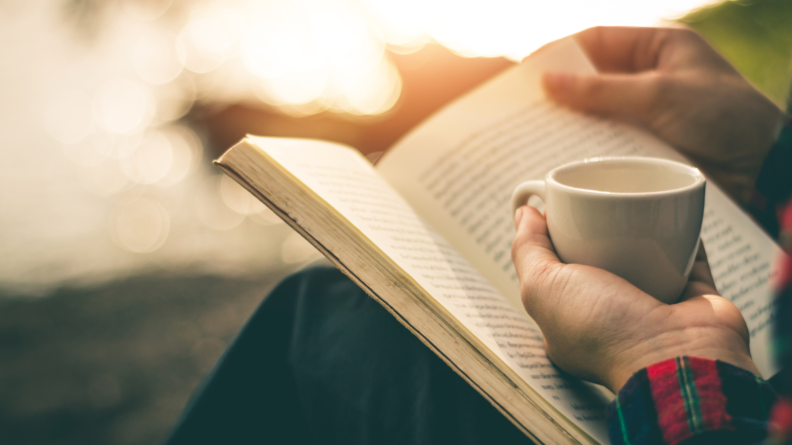 Không đọc sách trong môi trường thiếu sáng