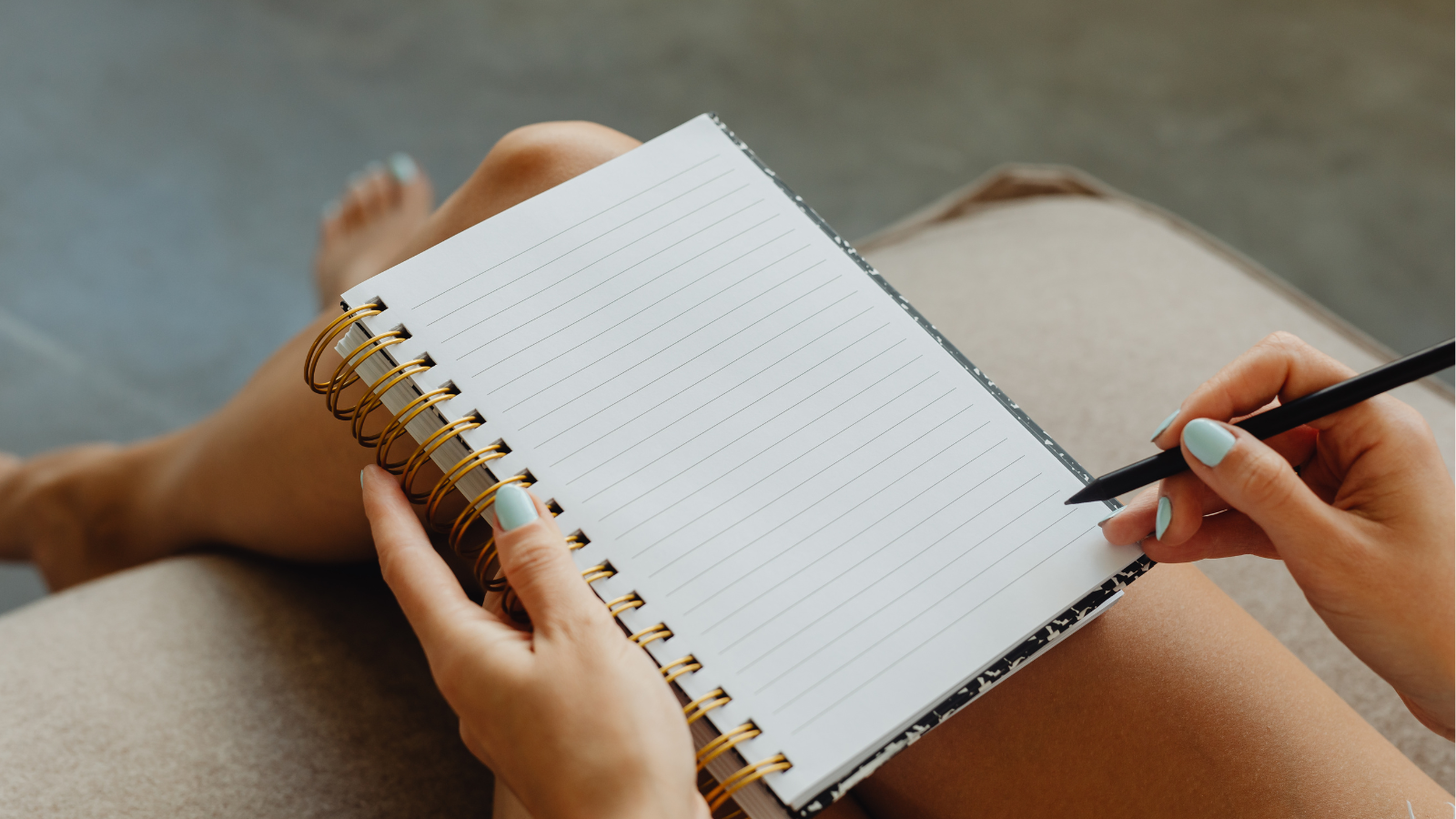 Việc ghi chép này sẽ giúp bạn ý thức về việc bảo vệ sức khỏe đôi mắt