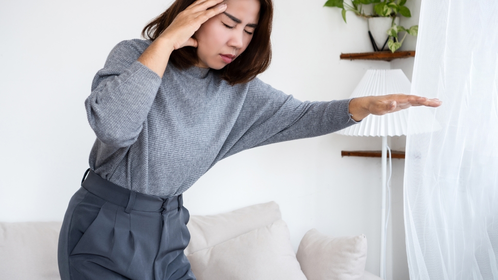 Thiếu máu thường gây mệt mỏi, chóng mặt, tim đập nhanh và khó thở