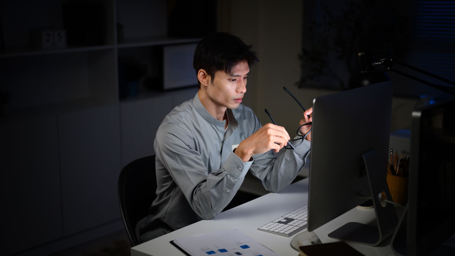Thói quen thức khuya là một trong những nguyên nhân gây thiếu máu lên não