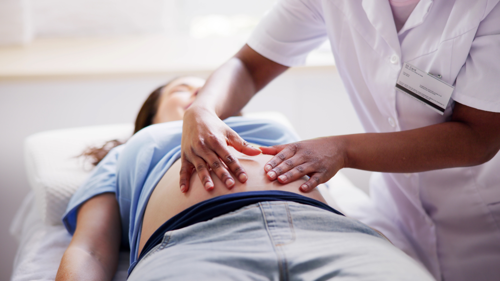 Tuân thủ lịch khám thai định kỳ có vai trò quan trọng trong việc phát hiện sớm các bất thường của thai kỳ