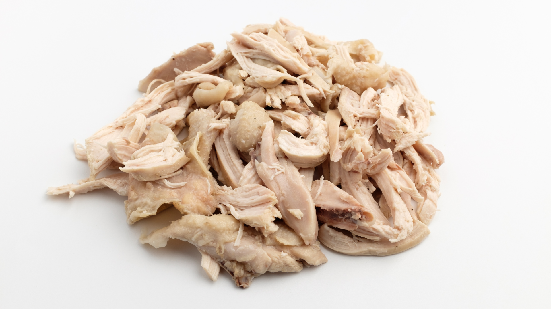 Dấu hiệu nhận biết thịt gà đã hỏng bao gồm mùi lạ và sự thay đổi màu sắc