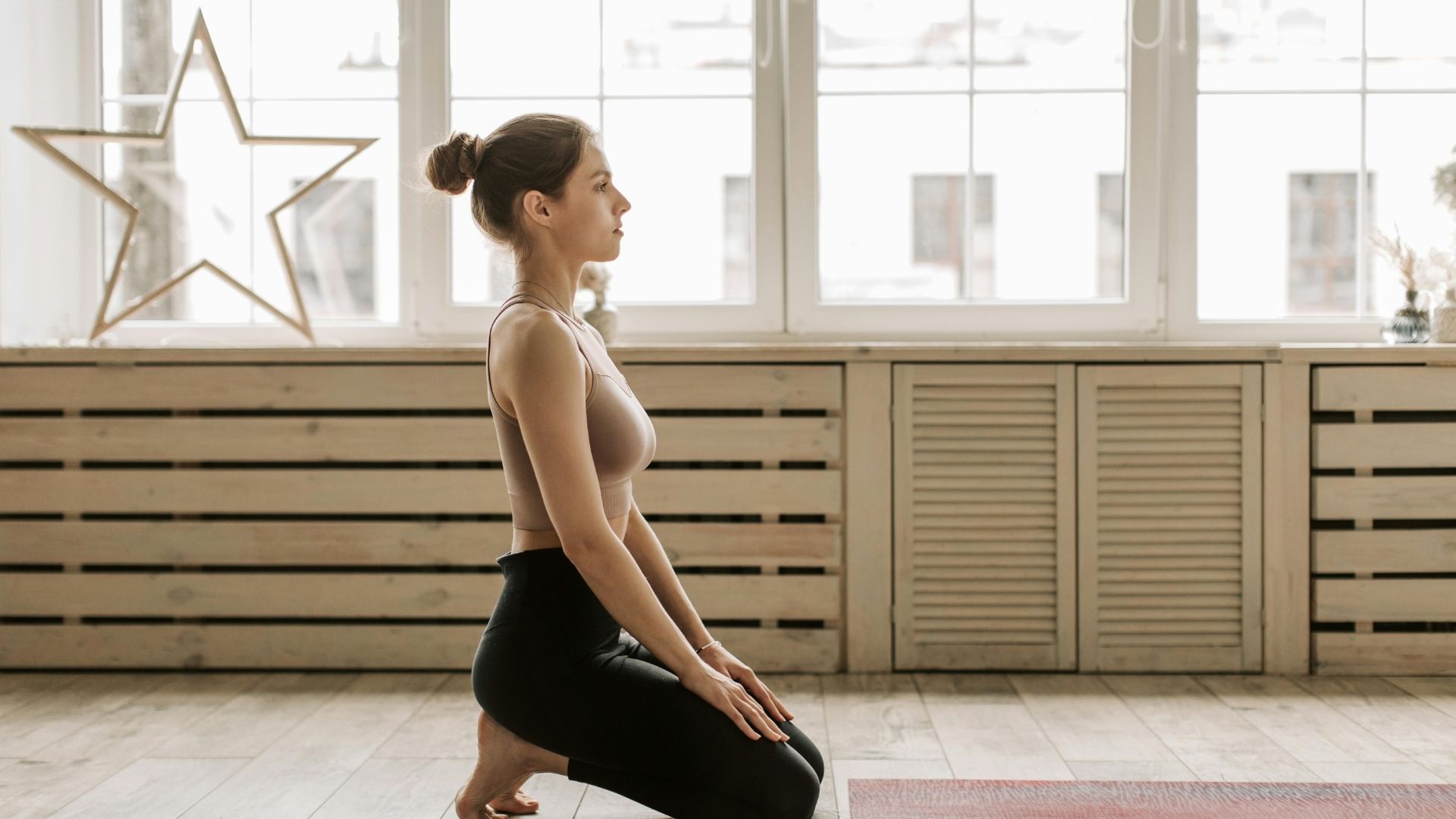 Điều chỉnh tư thế ngồi giúp giảm áp lực lên khớp háng