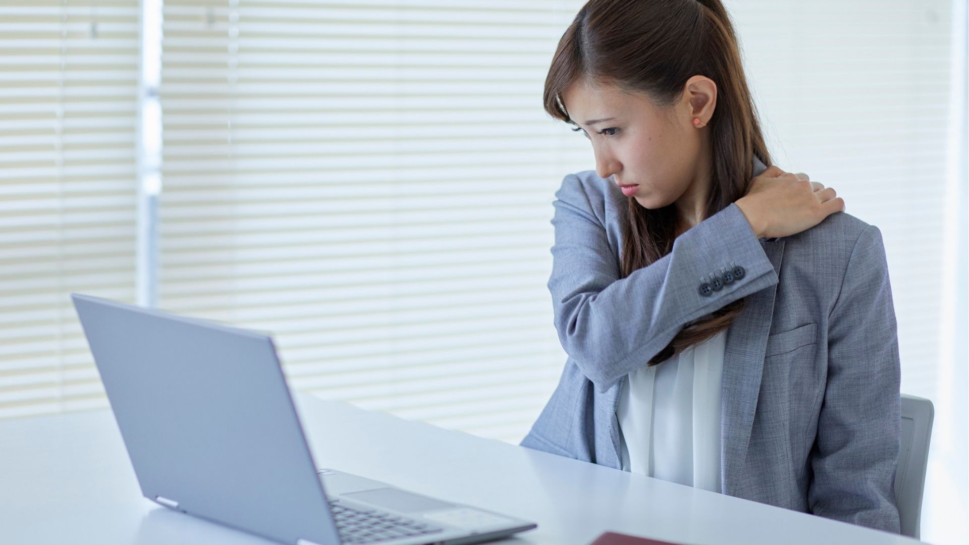 Thoái hóa khớp vai làm giảm tầm vận động chi trên