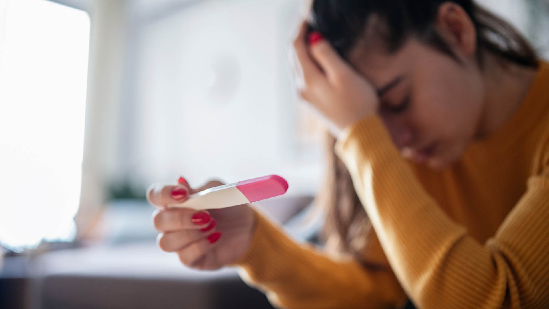 Thử que 2 vạch nhưng thai chưa vào tử cung thì phải làm sao?4