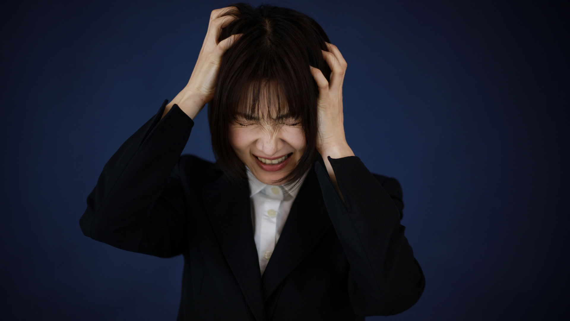 Nhịp sinh học mất cân bằng làm xáo trộn hormone, gây stress lo âu kéo dài