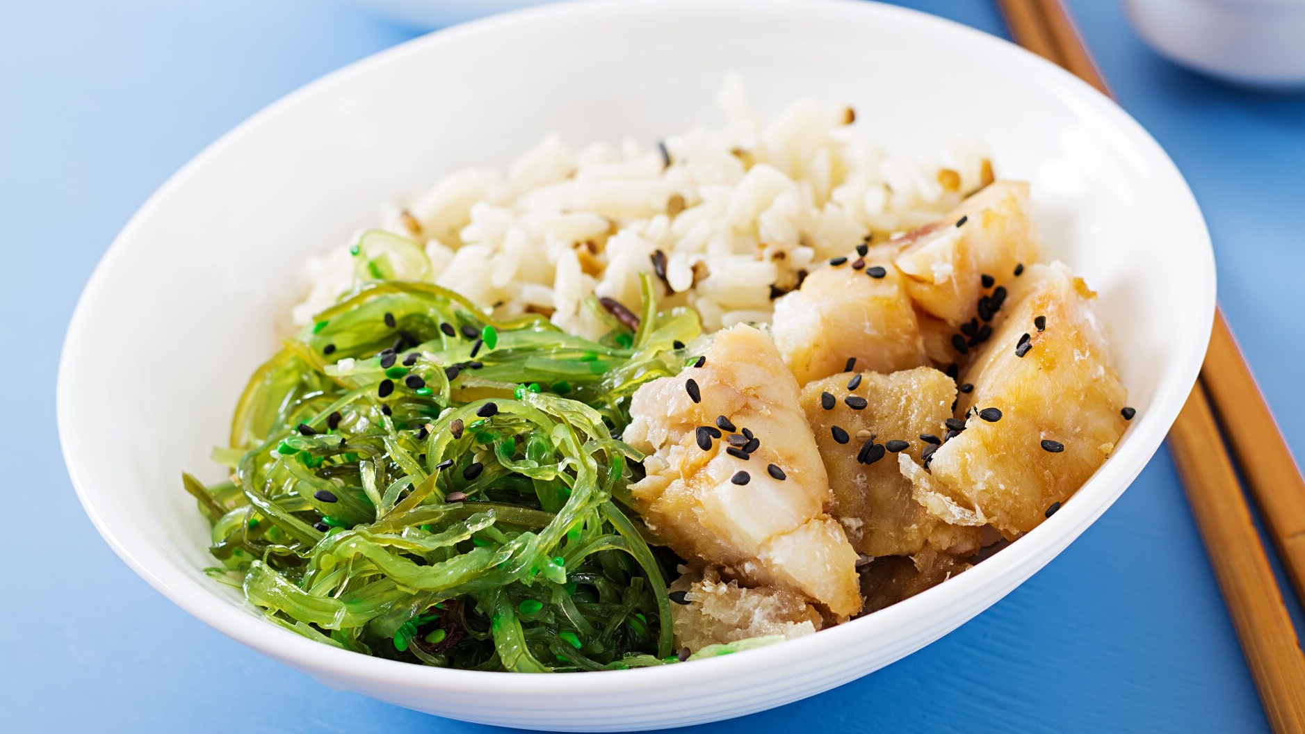 Cơm trắng giúp bổ sung năng lượng nhẹ nhàng, không gây đầy bụng