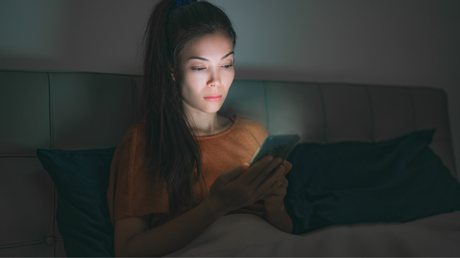 Thức khuya có nổi mụn không? Biện pháp cải thiện tình trạng da mụn 1