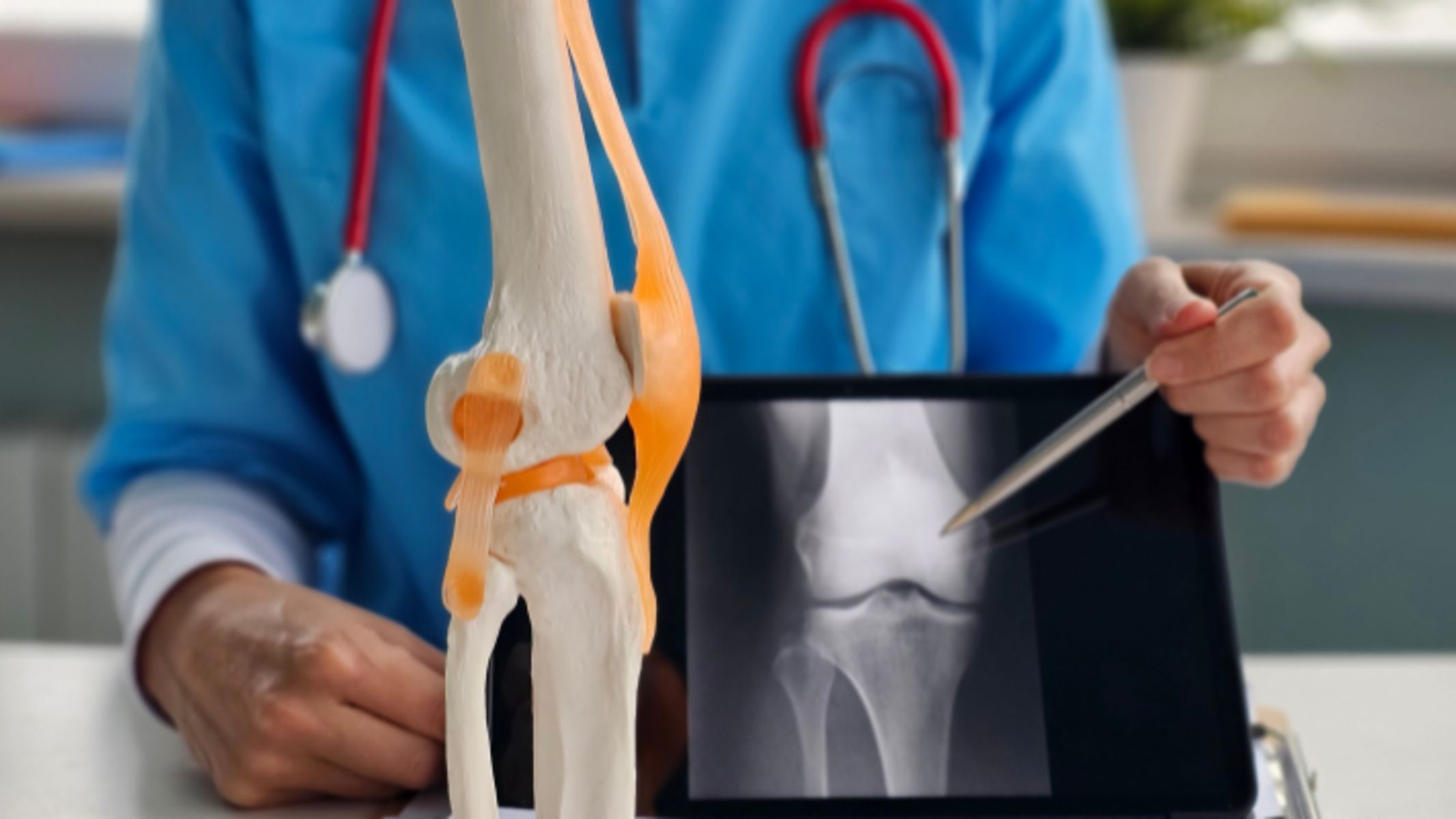 Tiêm chất nhờn vào khớp gối là kỹ thuật đưa acid hyaluronic trực tiếp vào khớp gối