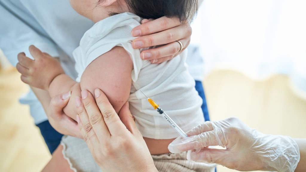 Tiêm chủng bù liều an toàn khi tuân thủ phác đồ, đúng khoảng cách và sàng lọc kỹ