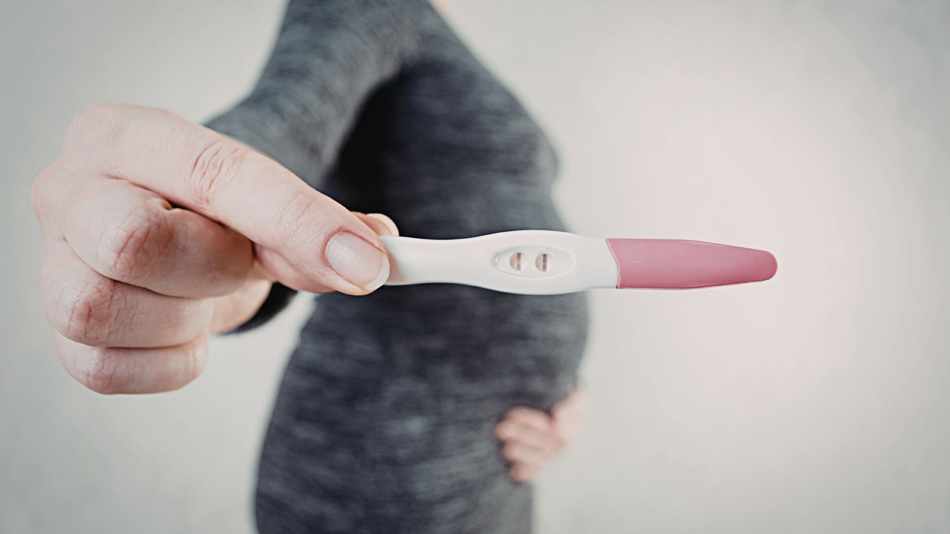 Mang thai khi đang tiêm HPV cần tạm ngưng các mũi tiếp theo.