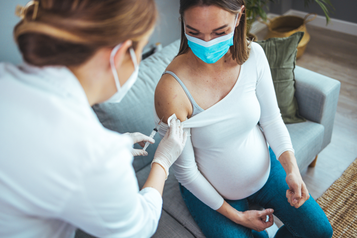 tiem-phong-cho-ba-bau-mang-thai-lan-dau-va-nhung-vac-xin-quan-trong 4.png