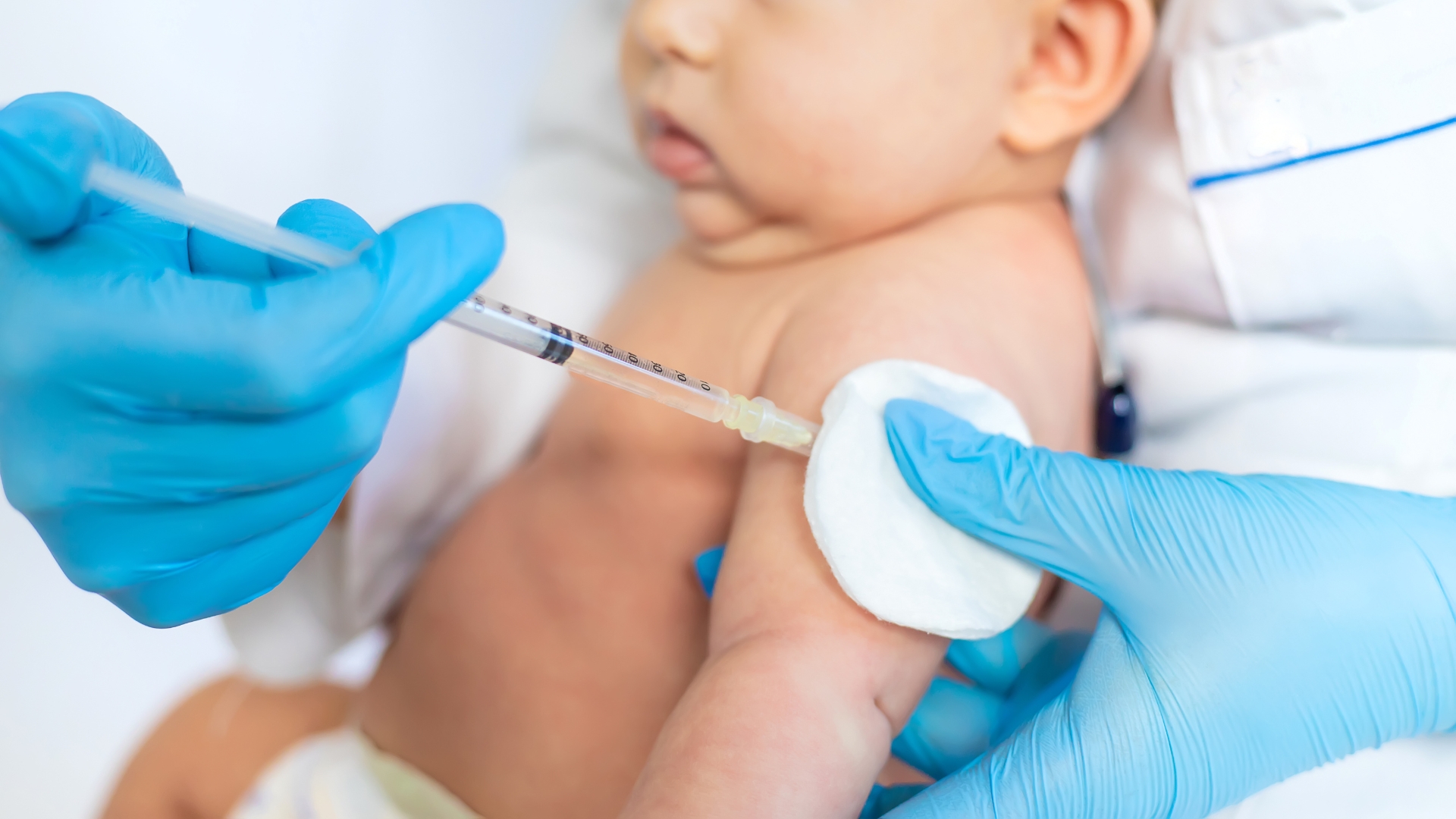 tiem-phong-lao-cho-tre-so-sinh-muon 03.jpg