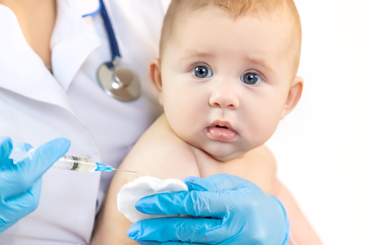 tiem-phong-nhieu-cho-tre-co-tot-khong-lich-tiem-tre-tu-0-12-thang 3.png