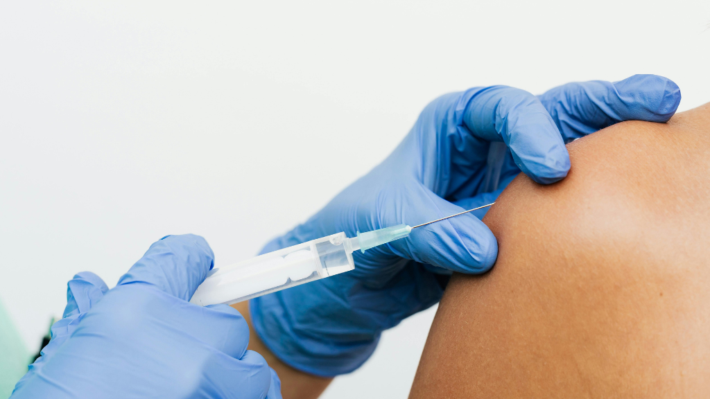 Tiêm phòng viêm gan A cho người lớn được xem là biện pháp phòng bệnh hiệu quả