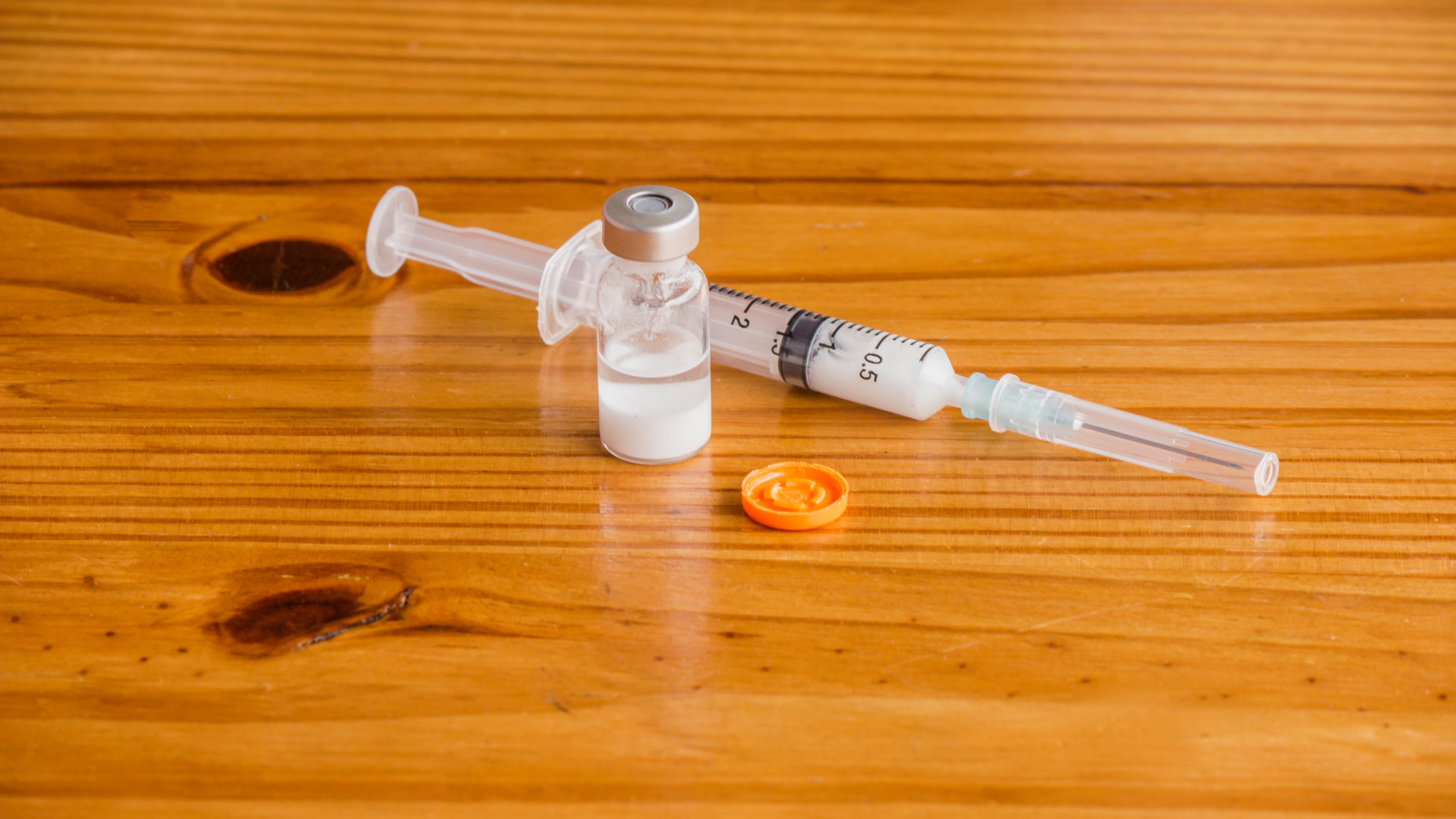 Tiêm thuốc tránh thai phù hợp với những người không muốn sử dụng các biện pháp can thiệp trực tiếp vào tử cung