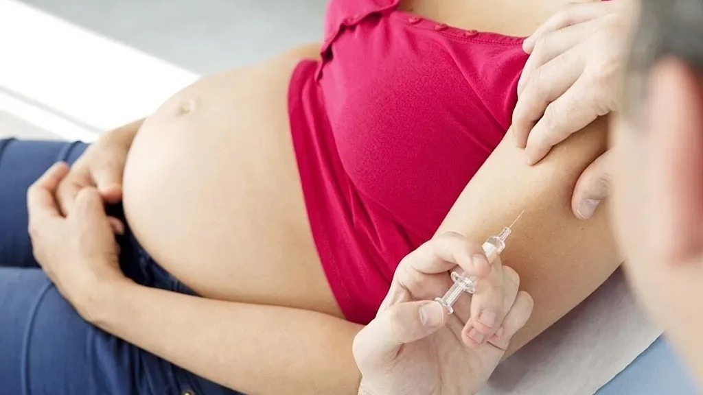 tiem-uon-van-gan-ngay-sinh-co-nguy-hiem-khong 2.jpg