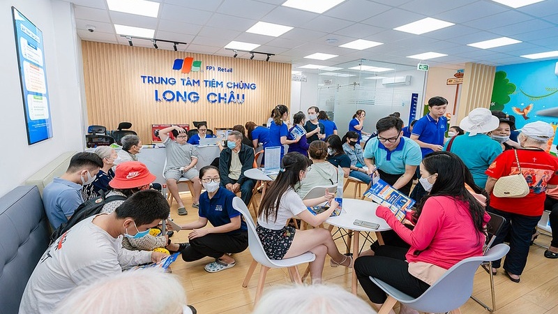 tiem-vac-xin-5-trong-1-o-ha-noi-top-dia-chi-tiem-uy-tin-cho-tre-2 Cropped.jpg