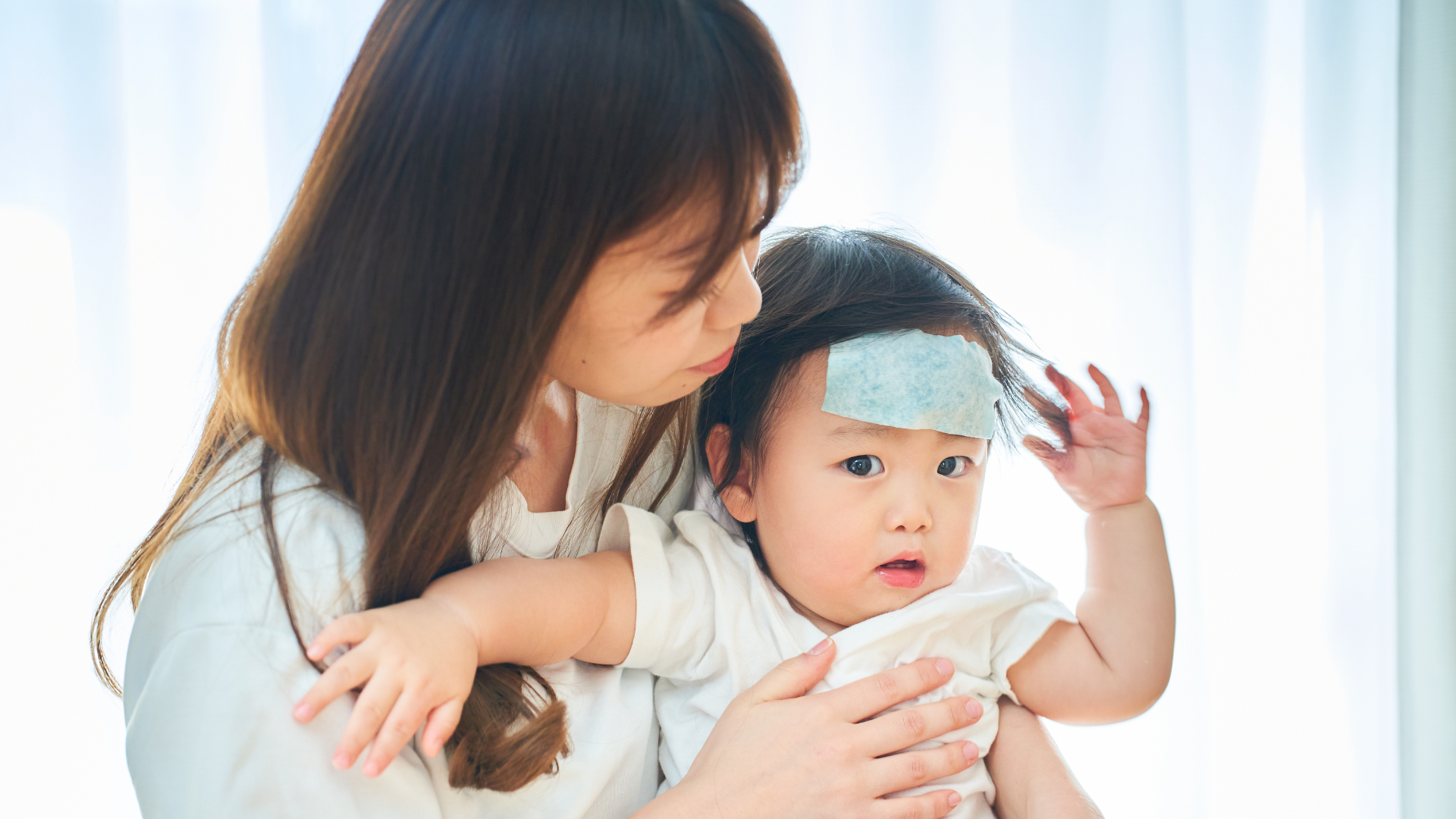 Nên hoãn tiêm vắc xin 6 trong 1 nếu trẻ đang bị sốt