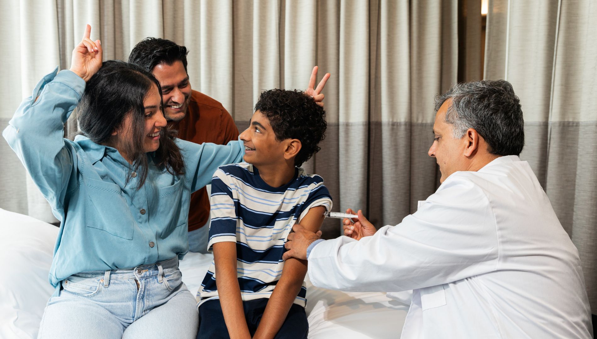 tiem-vac-xin-HPV-cho-be-trai 01.jpg