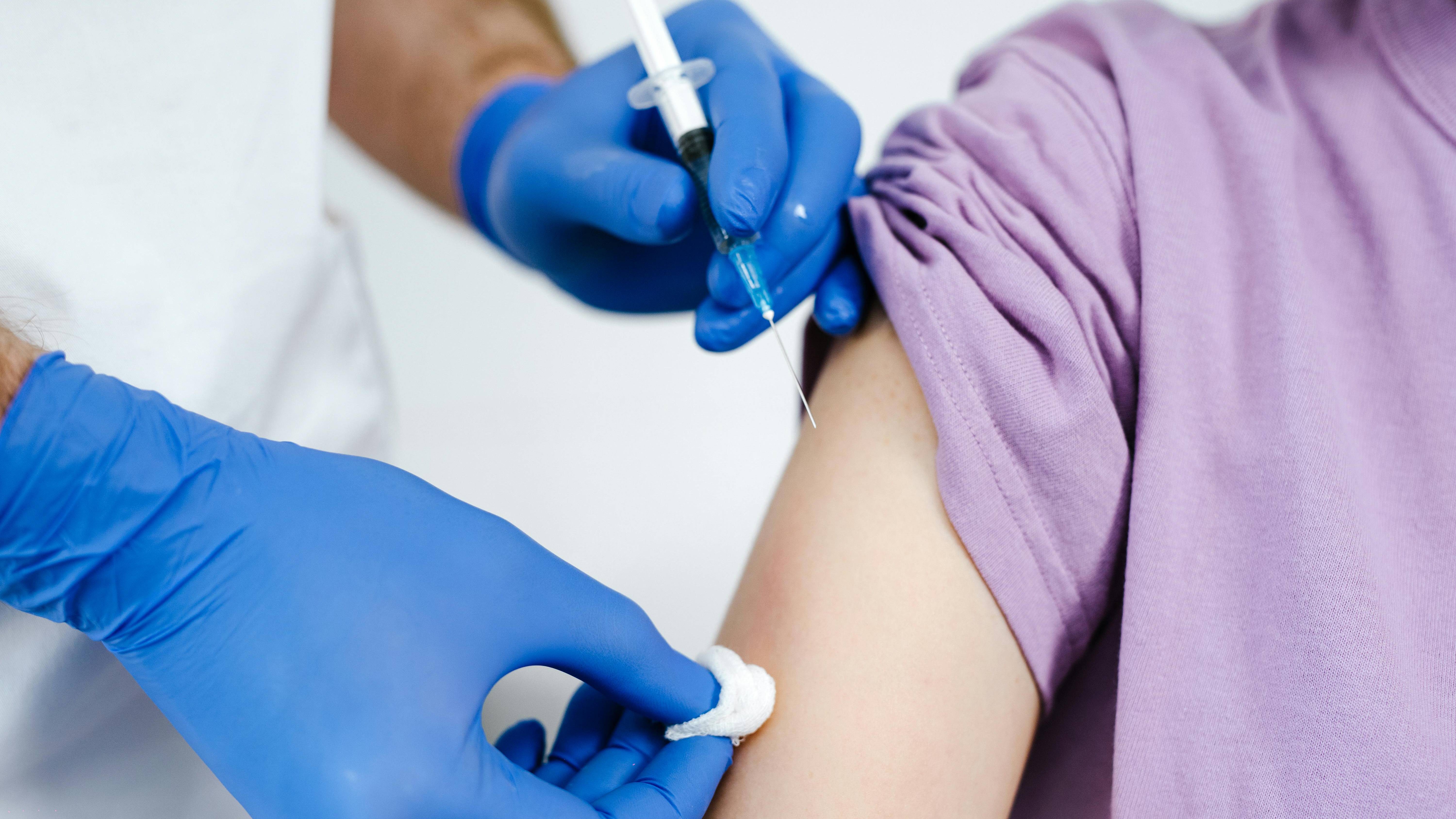 Tiêm vắc xin HPV có ảnh hưởng tới sinh sản không là mối quan tâm hàng đầu hiện nay