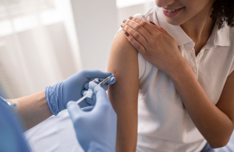 Tiêm phòng HPV không chỉ giúp bảo vệ sức khỏe của bạn mà còn bảo vệ sức khỏe cộng đồng