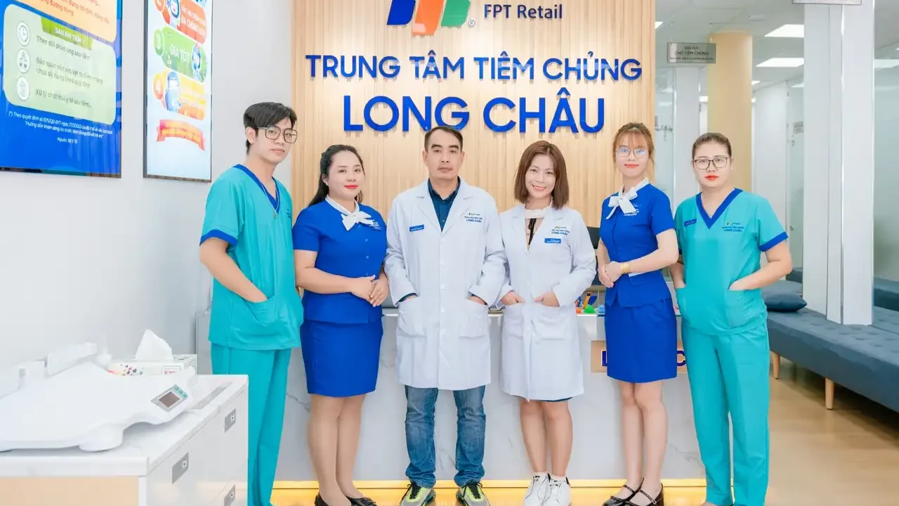 Đội ngũ bác sĩ và điều dưỡng giàu kinh nghiệm của Trung tâm Tiêm chủng Long Châu
