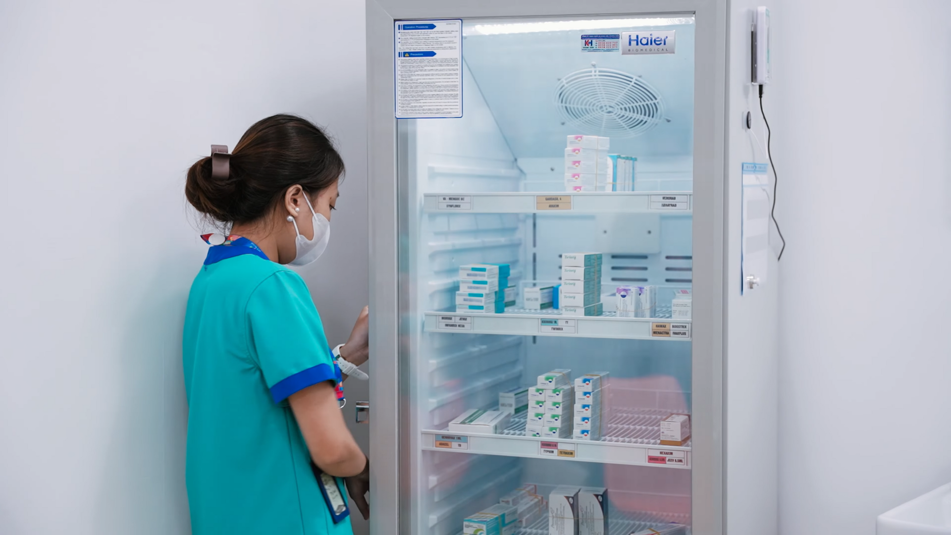 Tại Tiêm chủng Long Châu, hệ thống bảo quản vắc xin đạt chuẩn GSP