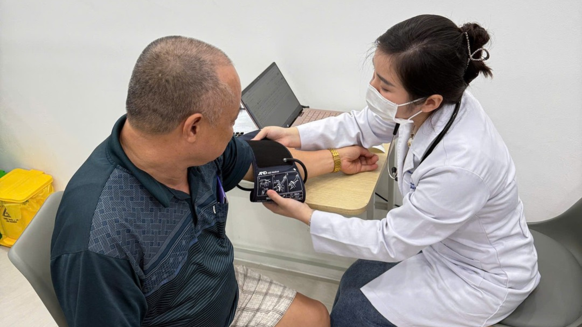 Nên tiêm đúng và đủ các mũi theo khuyến cáo của bác sĩ