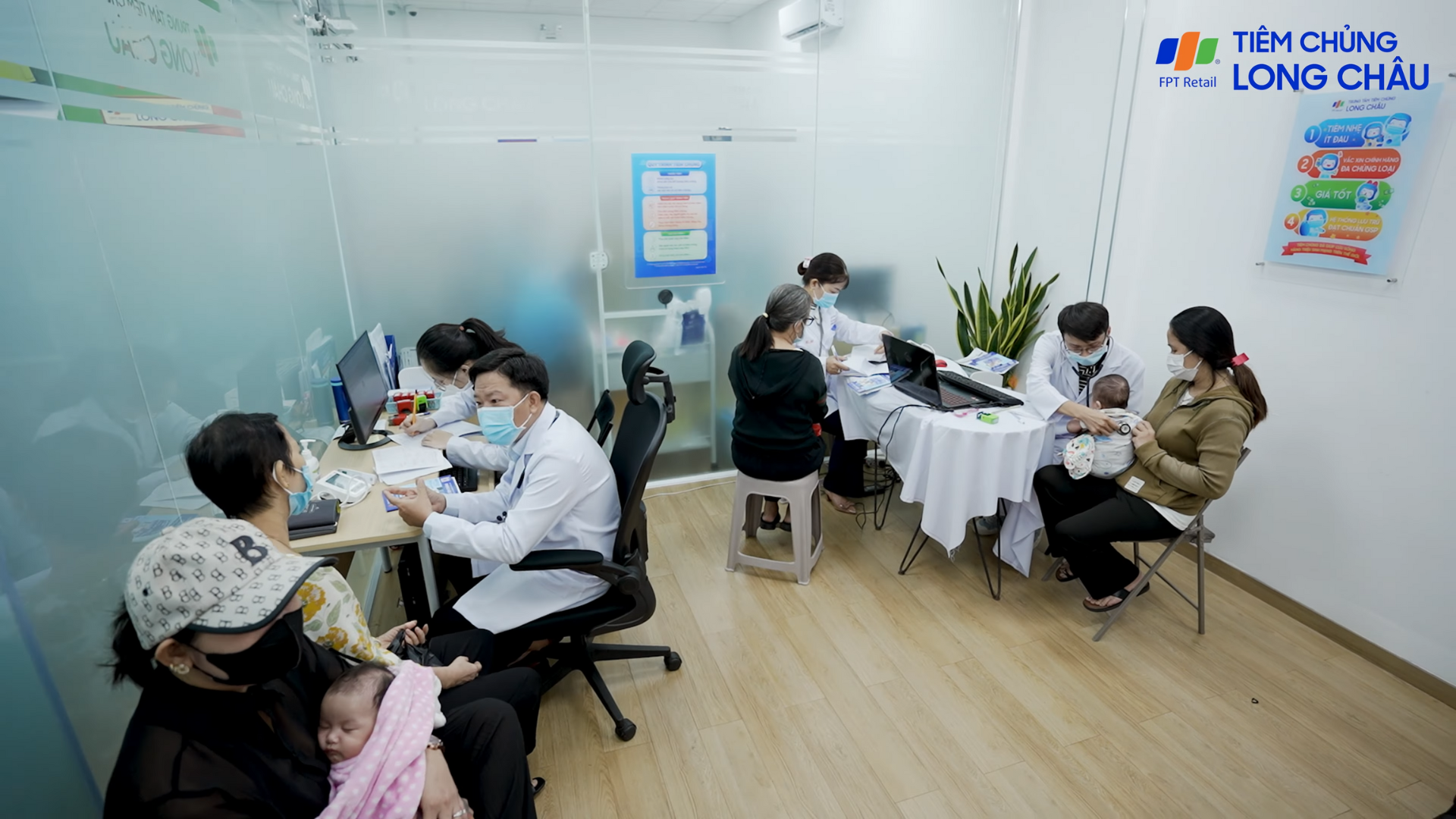 Trung tâm Tiêm chủng Long Châu chuyên cung cấp dịch vụ tiêm chủng với nguồn vắc xin đa dạng, chất lượng cao